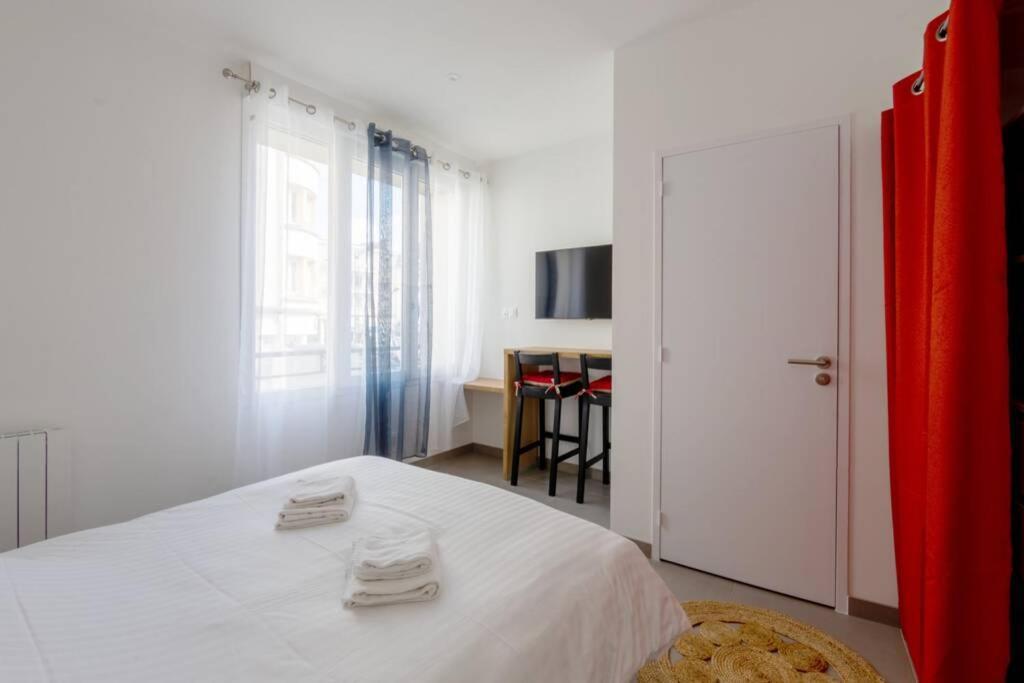 La chambre Liberté 1, SDB privative et TV, Cuisine Salon Partagés, confort et hypercentre Brest Esterno foto