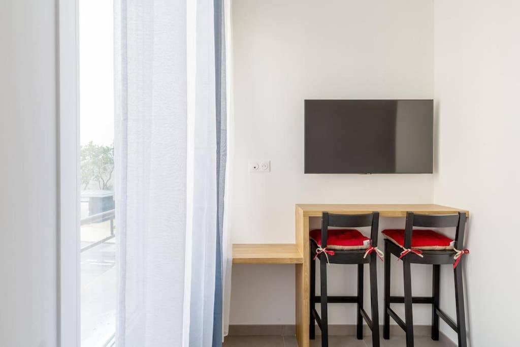 La chambre Liberté 1, SDB privative et TV, Cuisine Salon Partagés, confort et hypercentre Brest Esterno foto
