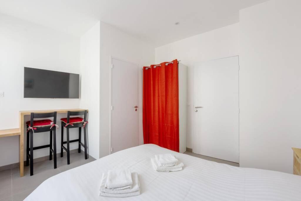 La chambre Liberté 1, SDB privative et TV, Cuisine Salon Partagés, confort et hypercentre Brest Esterno foto